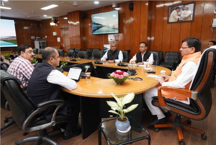 CM धामी का निर्णय, बस दुर्घटना में अपने माता-पिता को खोने वाली बेटी शिवानी की देखभाल और शिक्षा कि जिम्मेदारी राज्य सरकार लेगी