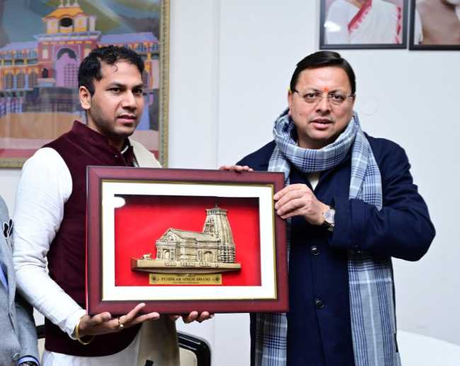 CM धामी से फ्रैंकफर्ट (जर्मनी) के संसद सदस्य राहुल कुमार कंबोज ने भेंट की…..