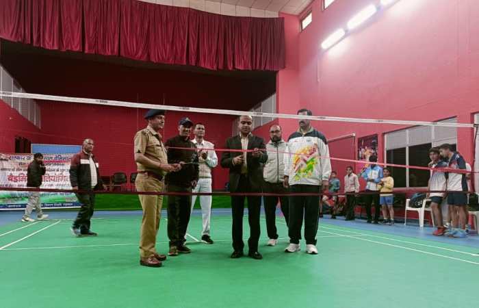 राज्य सरकार के तीन वर्ष पूर्ण होने के अवसर पर जनपद मुख्यालय नई टिहरी में जिला बैडमिंटन ओपन प्रतियोगिता का आयोजन
