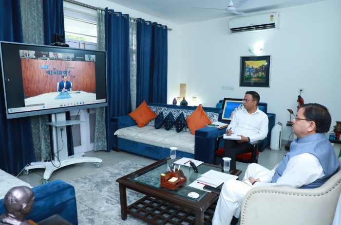 आधार कार्ड, वोटर आईडी, बिजली-पानी कनेक्शन जैसी सुविधाएं अनधिकृत रूप से प्रदान करने वाले कार्मिकों के खिलाफ सख्त कार्रवाई की जाए: CM धामी